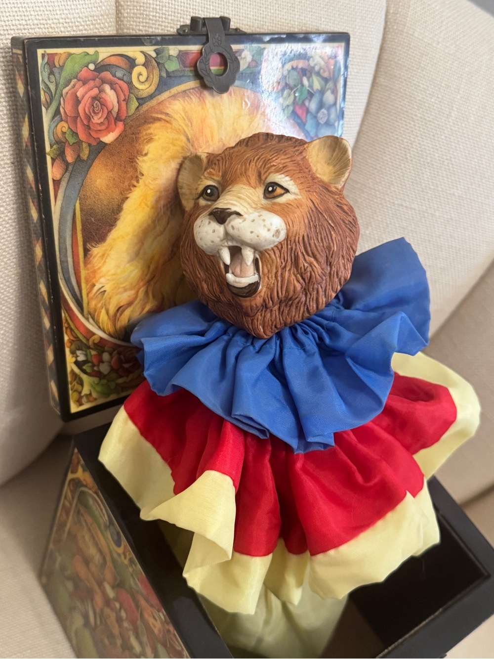 Vintage 1986 Enesco "Monarch of the Midway" musical jack-in-the-box